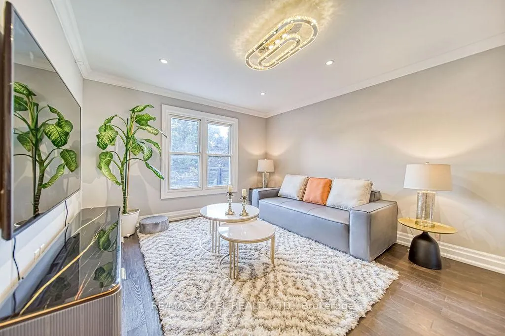Photo 7 of 88 Montgomery Court, Markham, Buttonville — HOMEH