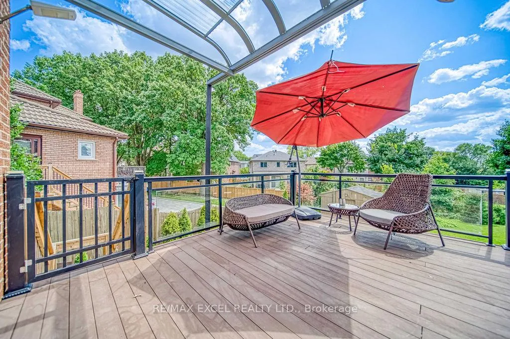 Photo 12 of 88 Montgomery Court, Markham, Buttonville — HOMEH