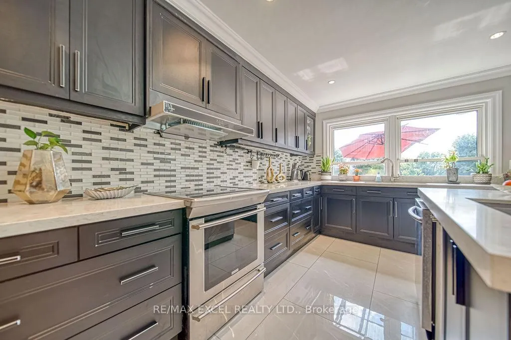 Photo 16 of 88 Montgomery Court, Markham, Buttonville — HOMEH
