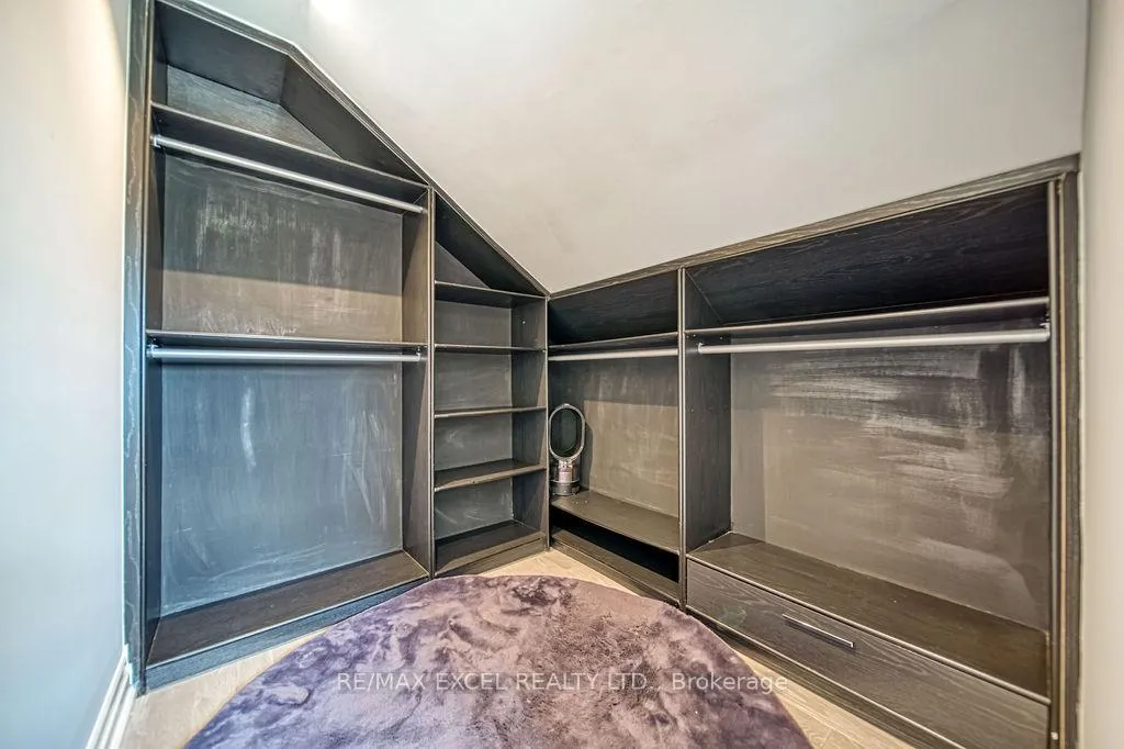 Photo 35 of 88 Montgomery Court, Markham, Buttonville — HOMEH