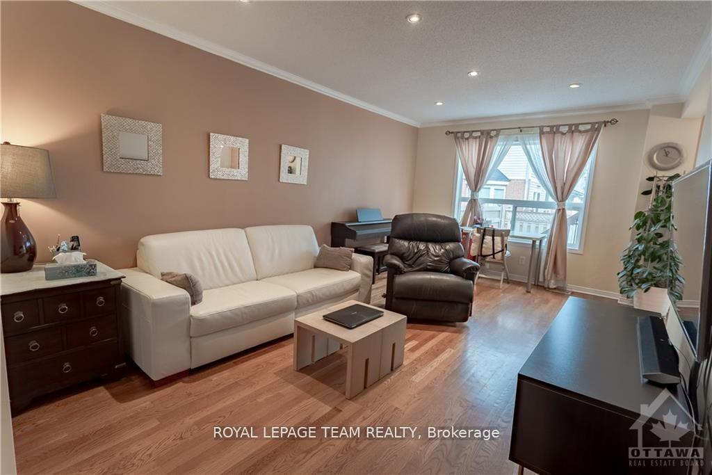 Photo 13 of 49 Cohen Avenue, Ottawa, Kanata - Katimavik — HOMEH