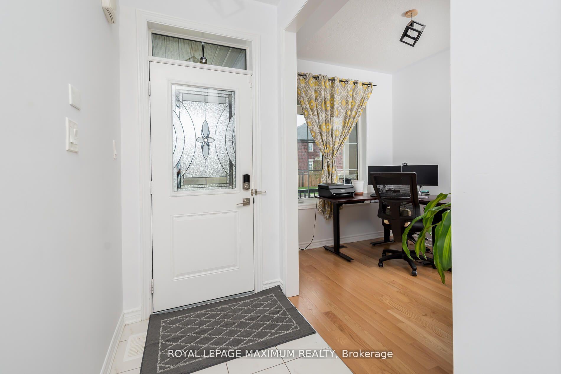 Photo 5 of 1518 Farrow Crescent, Innisfil, Alcona — HOMEH