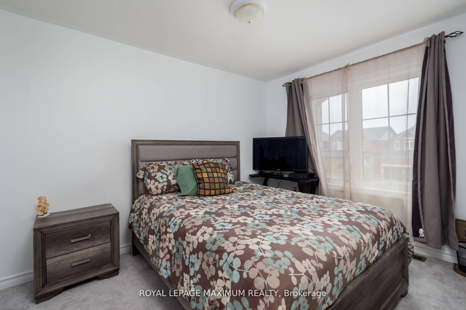 Photo 26 of 1518 Farrow Crescent, Innisfil, Alcona — HOMEH