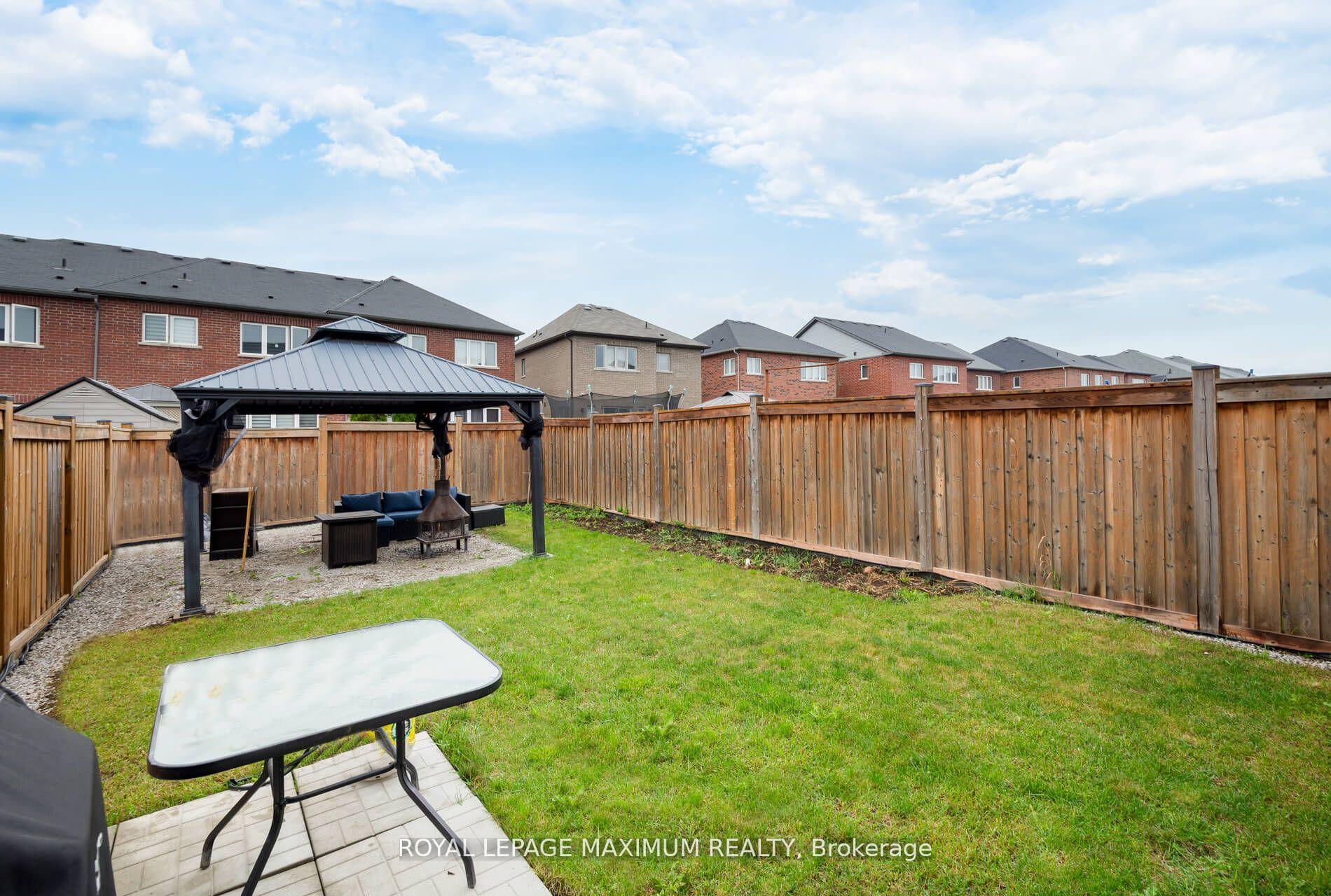 Photo 34 of 1518 Farrow Crescent, Innisfil, Alcona — HOMEH