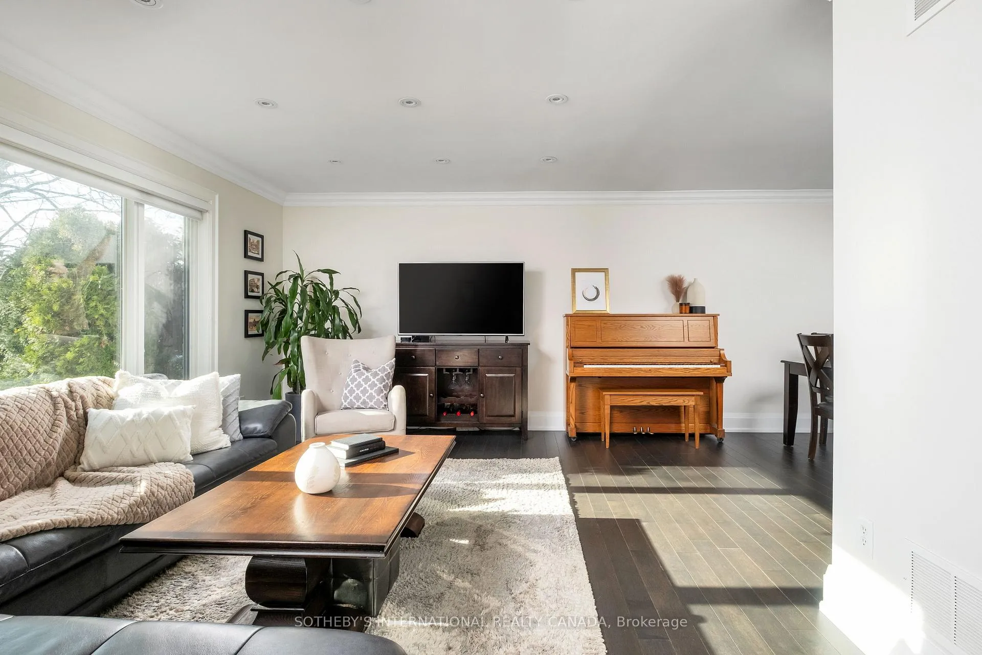 Photo 4 of 36 Shieldmark Crescent, Markham, Royal Orchard — HOMEH
