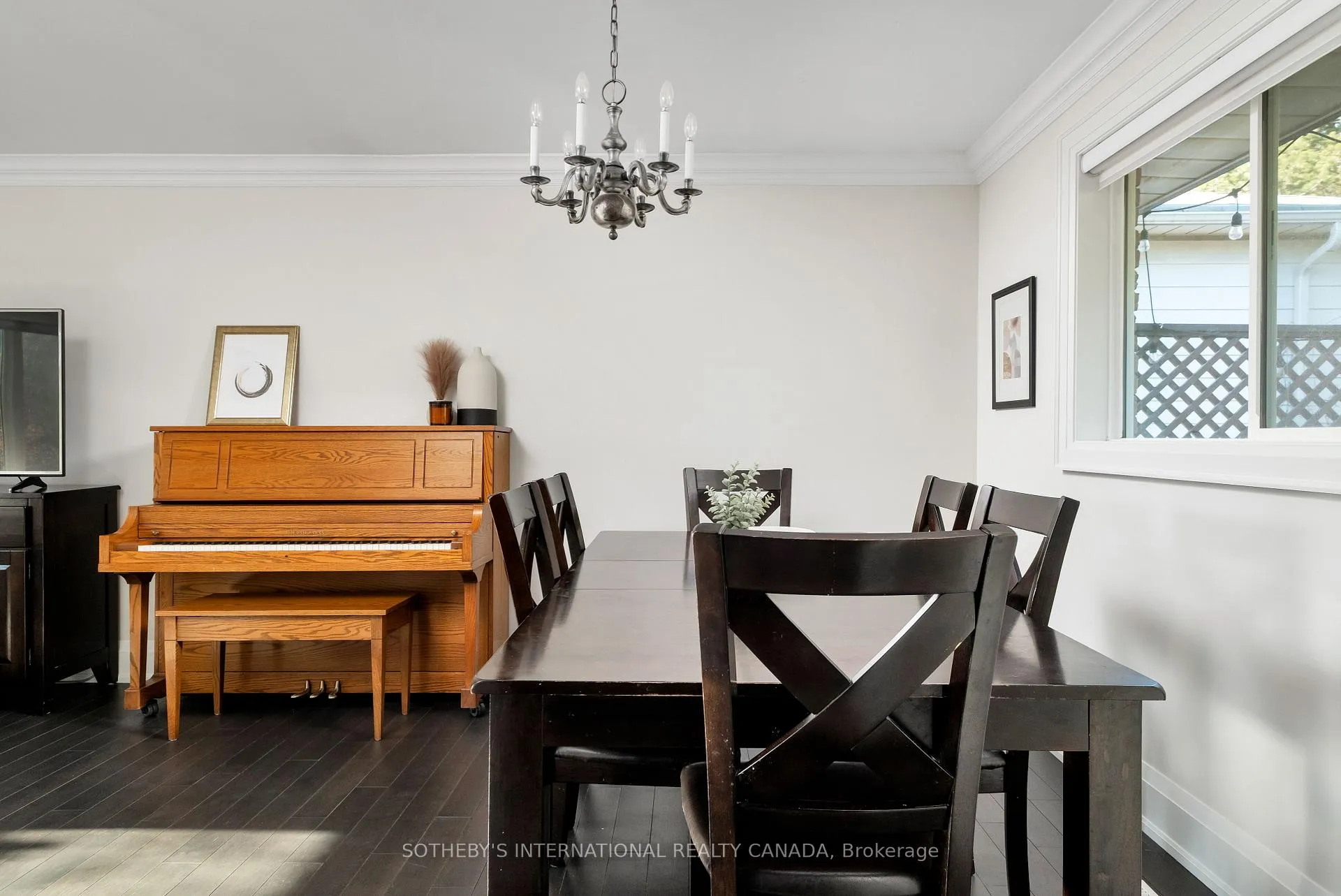 Photo 10 of 36 Shieldmark Crescent, Markham, Royal Orchard — HOMEH