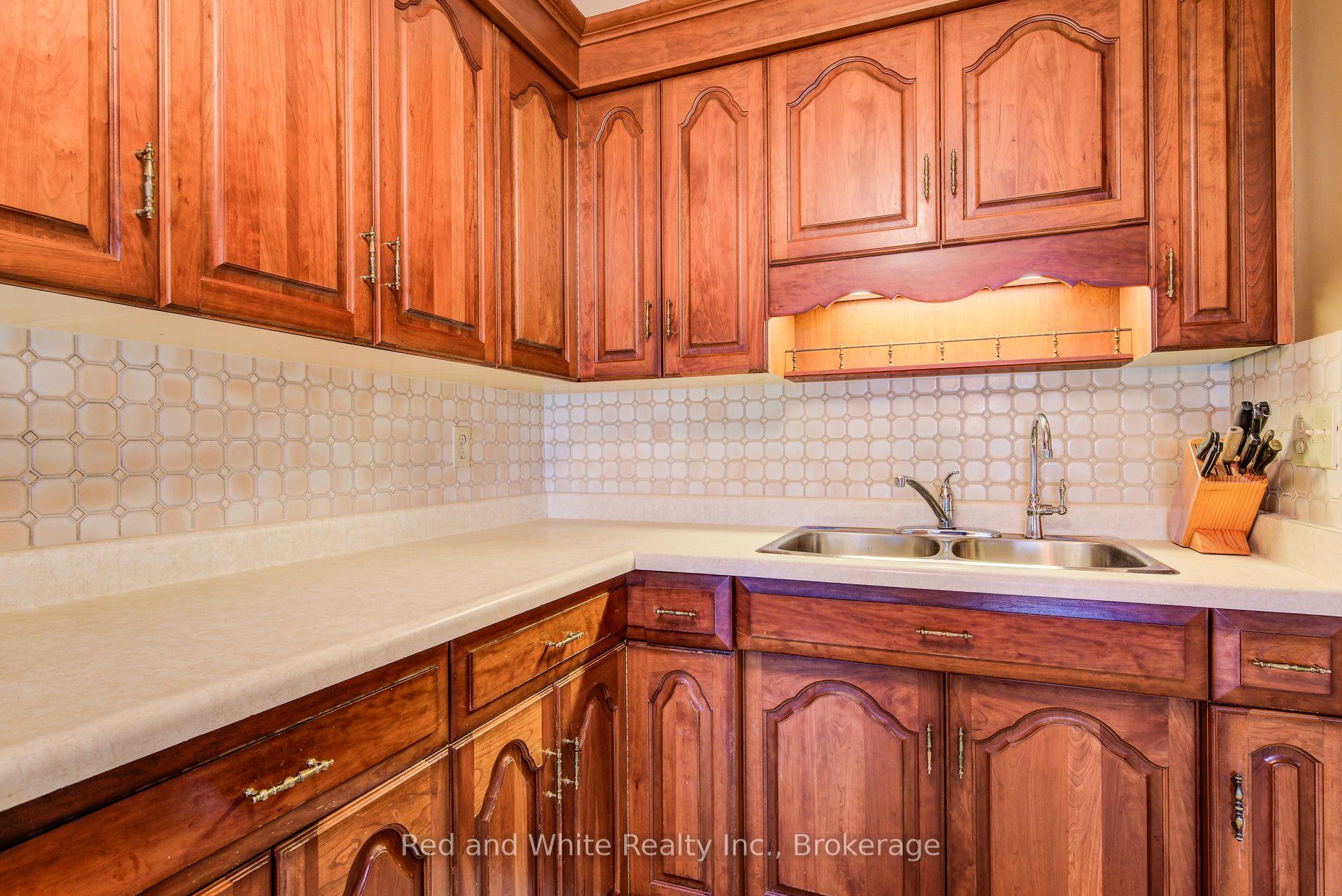 Photo 10 of 53 Belwood Crescent, Kitchener — HOMEH