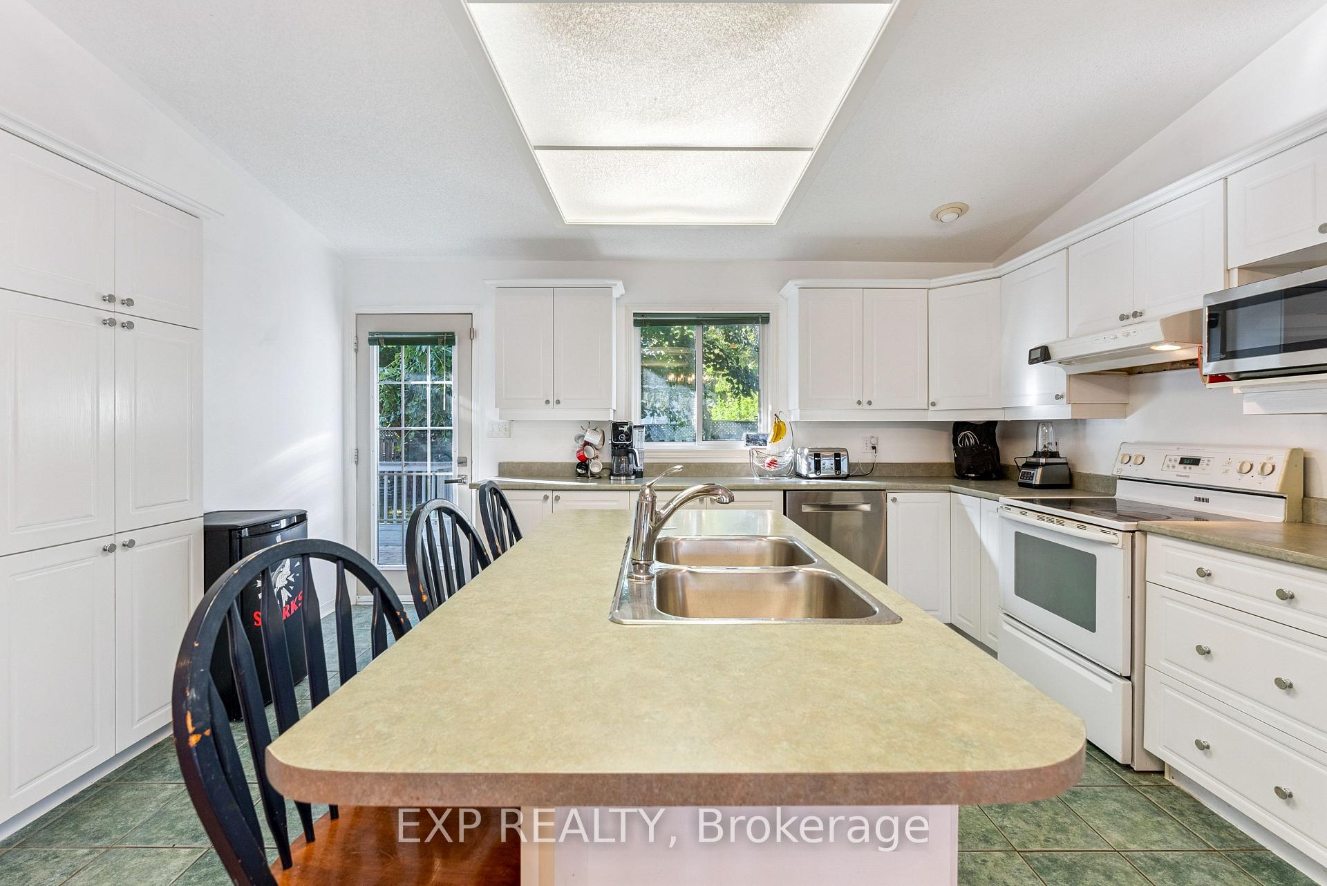 Photo 12 of 3 Bayshore Drive, Loyalist, Bath — HOMEH