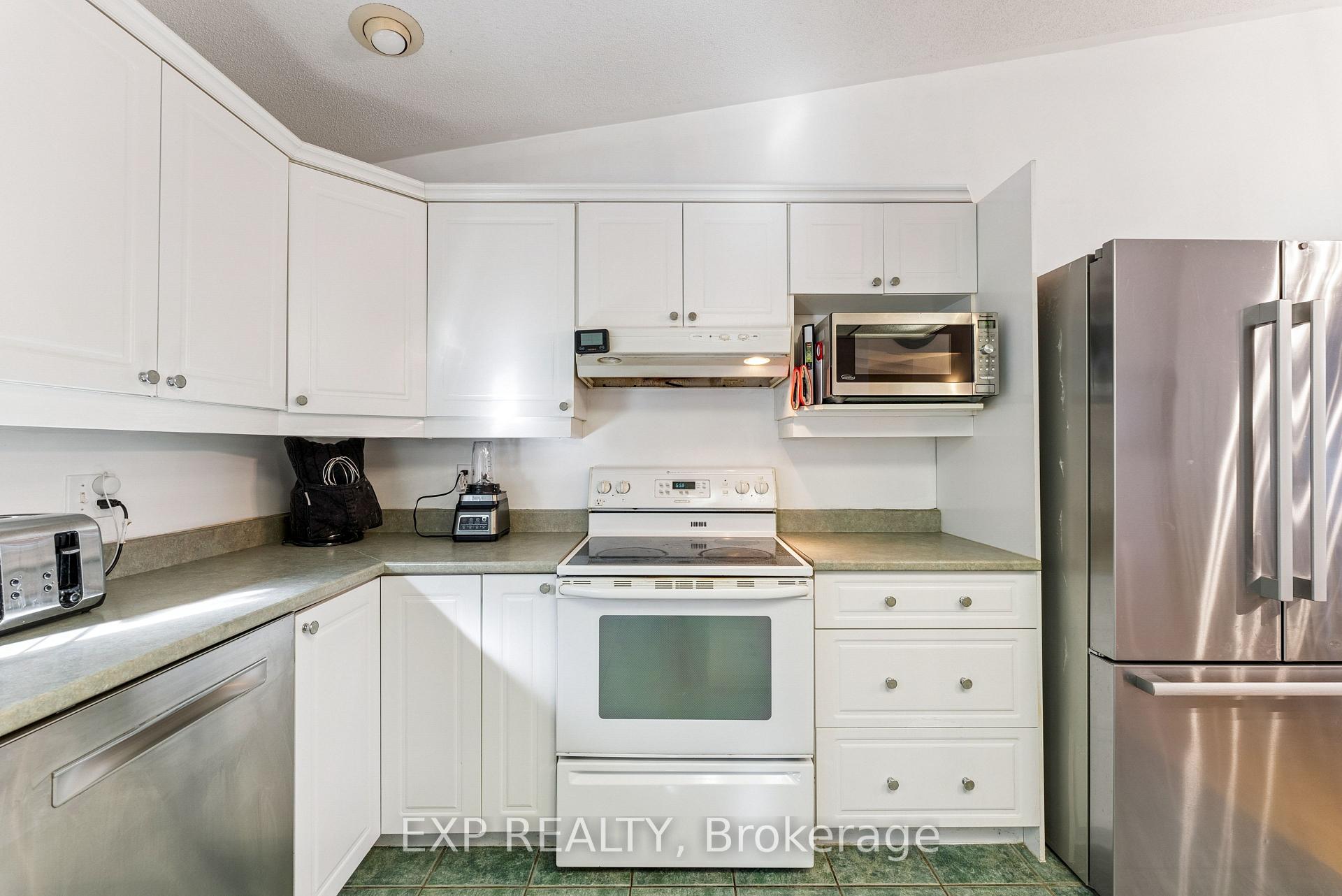 Photo 13 of 3 Bayshore Drive, Loyalist, Bath — HOMEH