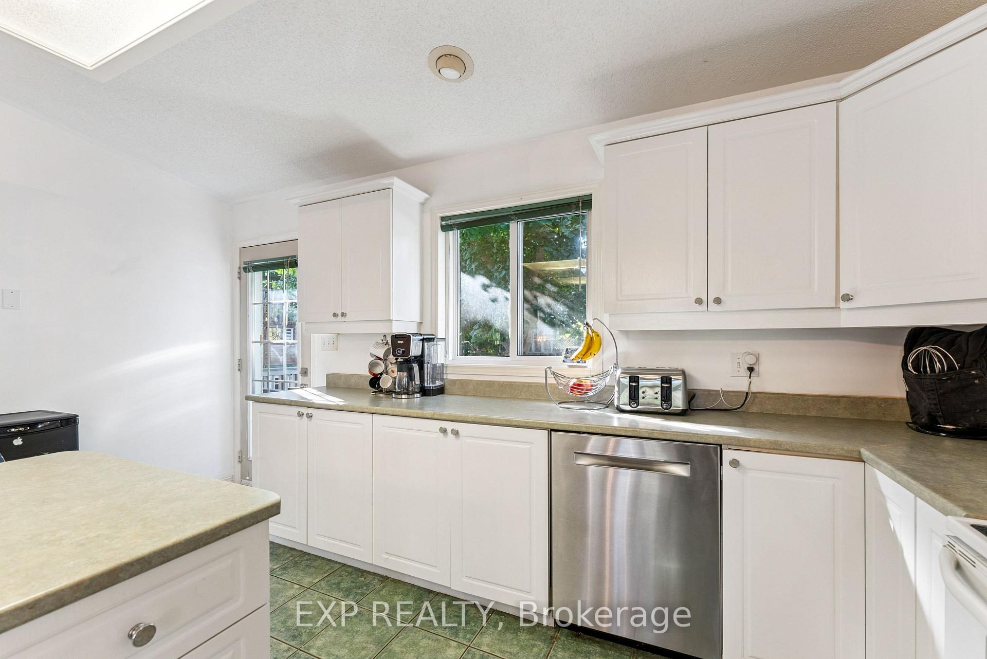 Photo 14 of 3 Bayshore Drive, Loyalist, Bath — HOMEH