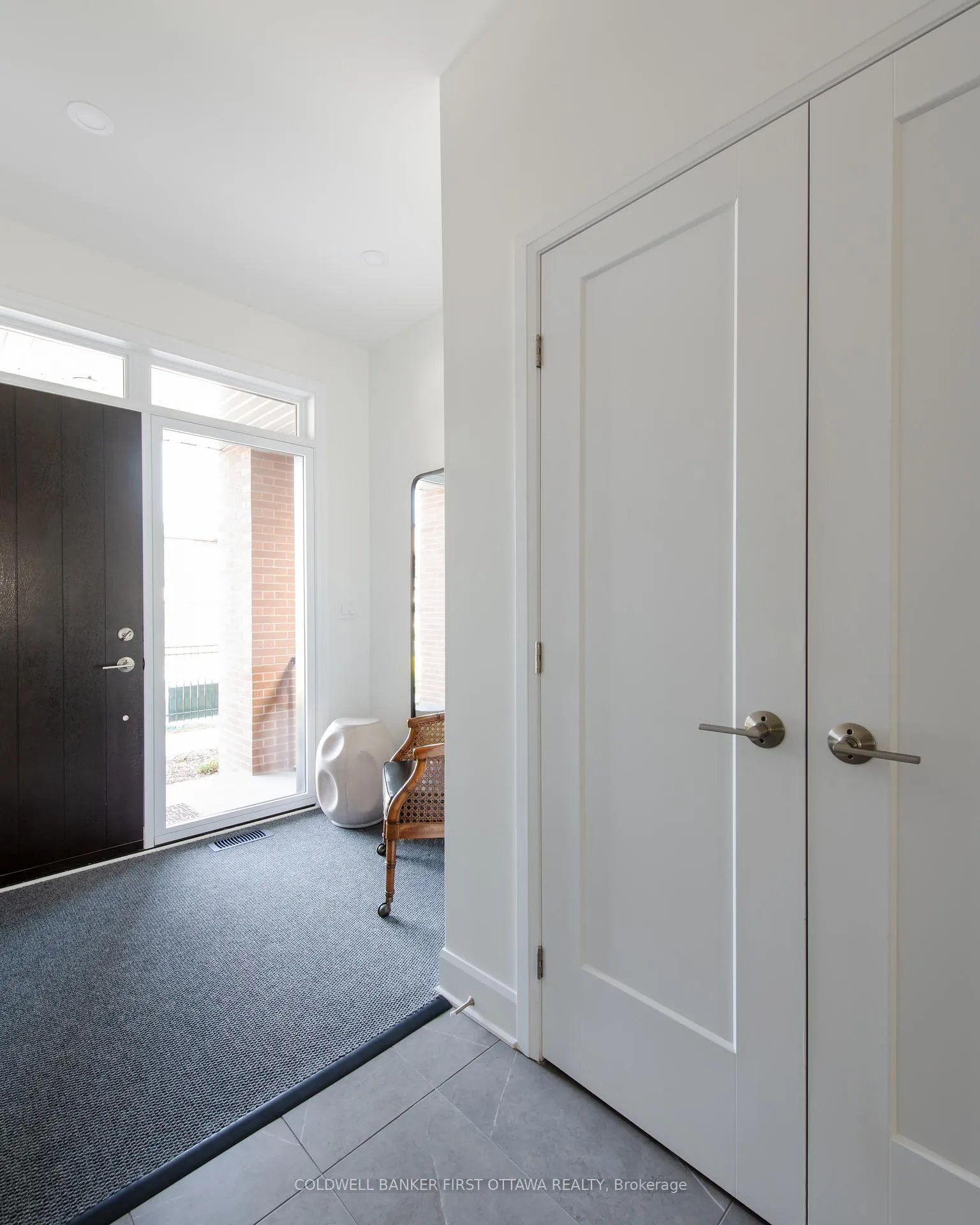 Photo 2 of 1702 Rotterdam Circle, Ottawa, Kanata - Rural Kanata (Central) — HOMEH