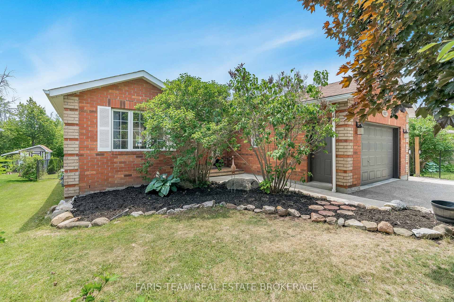 Photo 1 of 657 Burton Drive, Innisfil, Alcona — HOMEH