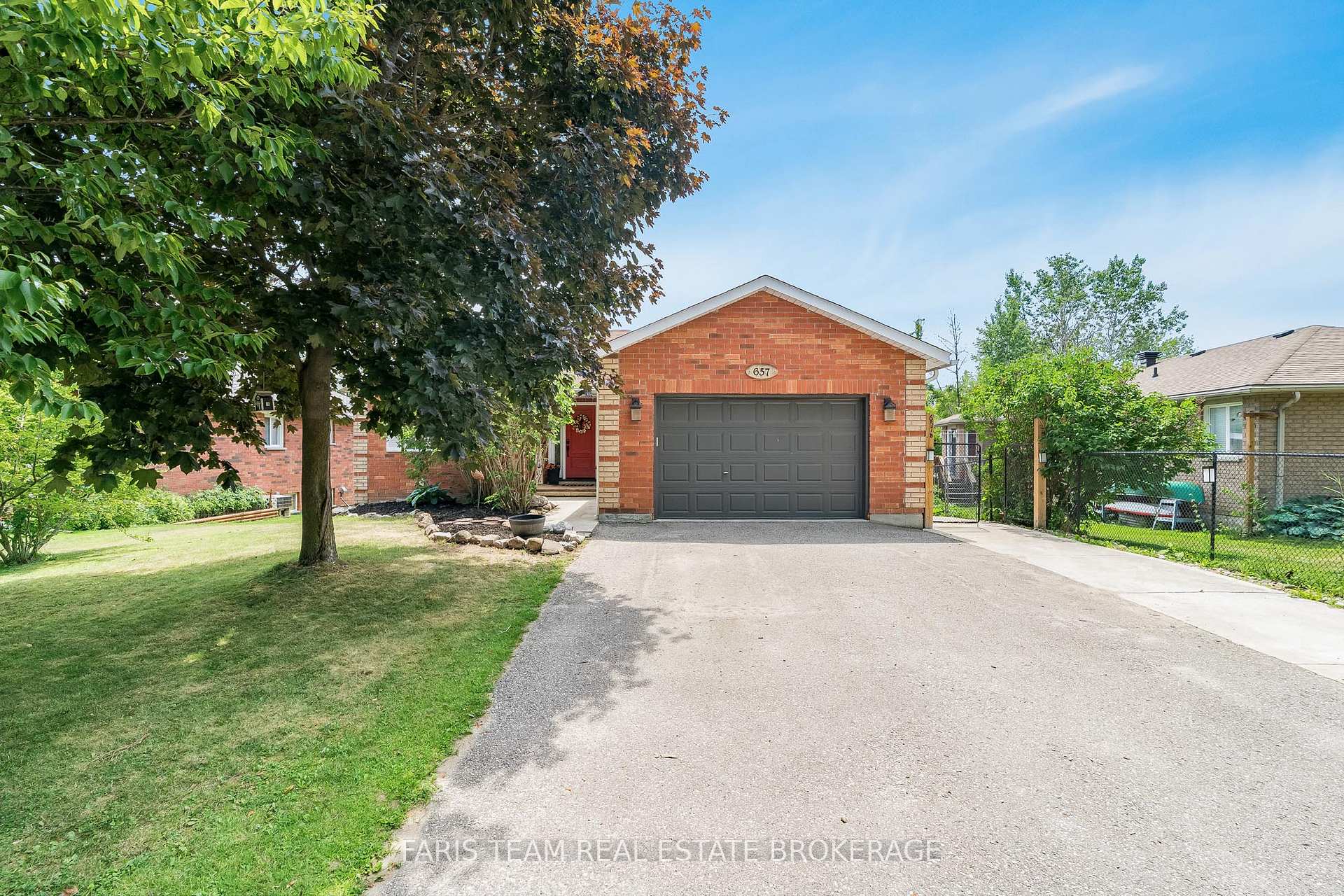 Photo 2 of 657 Burton Drive, Innisfil, Alcona — HOMEH