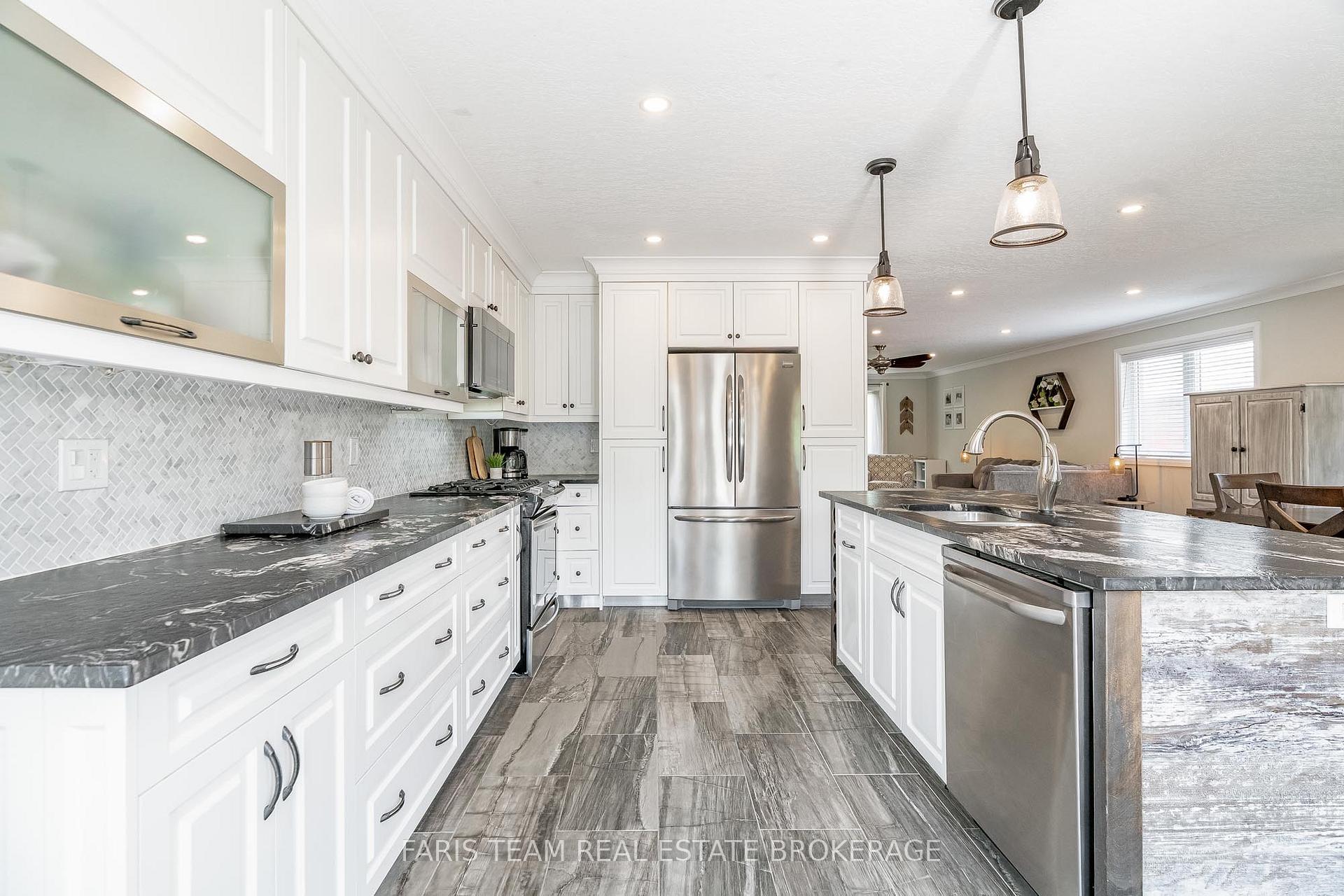 Photo 6 of 657 Burton Drive, Innisfil, Alcona — HOMEH