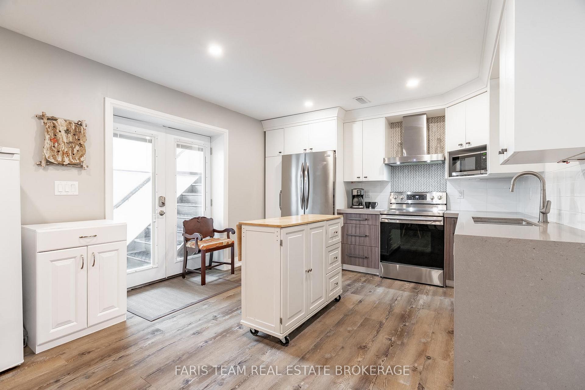 Photo 17 of 657 Burton Drive, Innisfil, Alcona — HOMEH