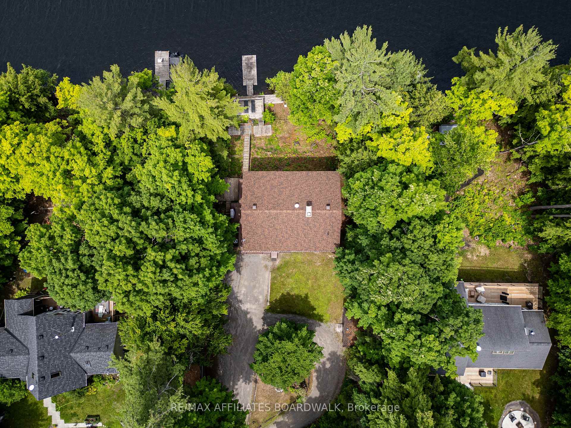 Photo 3 of 125 Deerfield Drive, McNab/Braeside, Mcnab/Braeside Twps — HOMEH