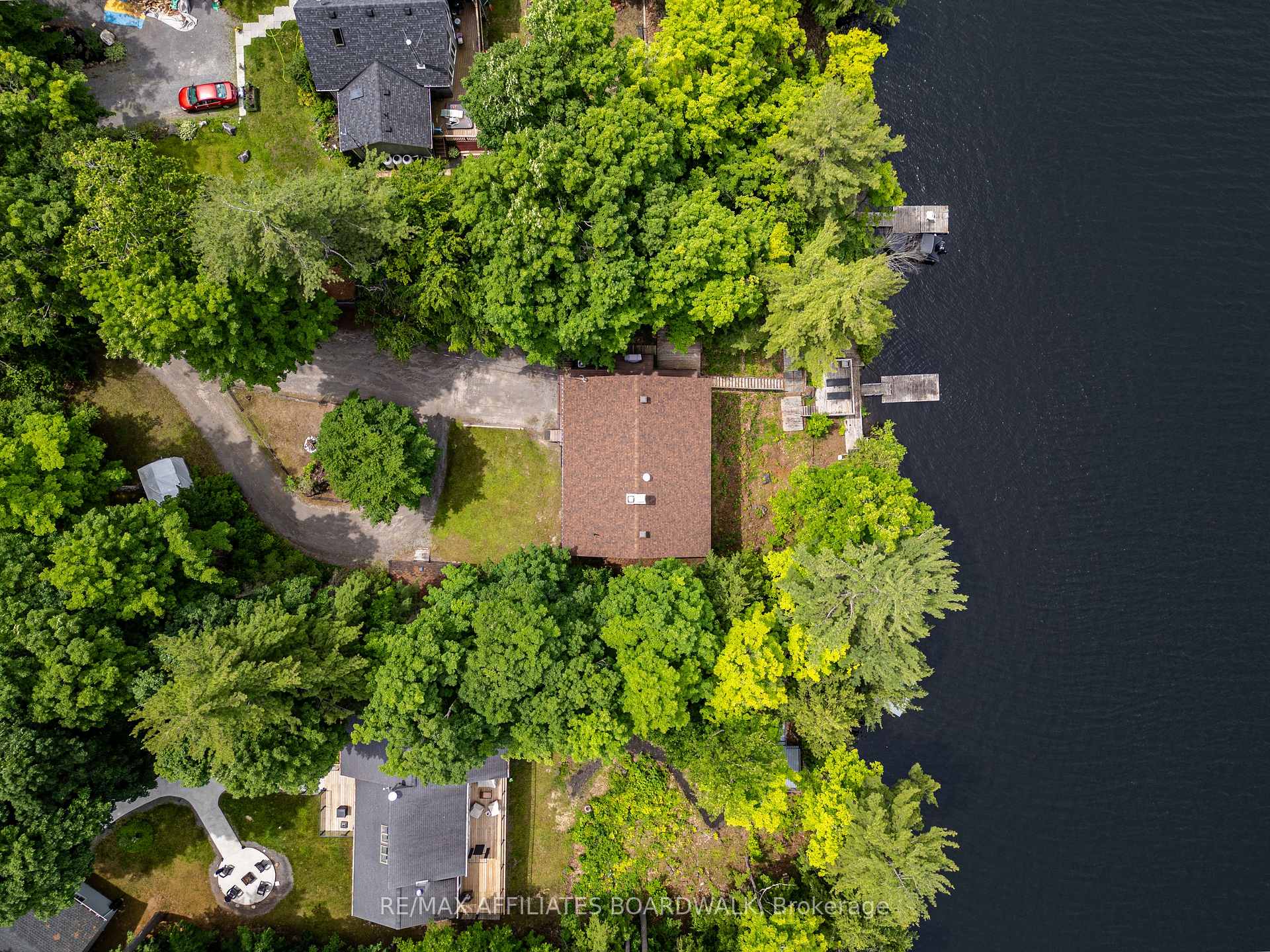 Photo 4 of 125 Deerfield Drive, McNab/Braeside, Mcnab/Braeside Twps — HOMEH