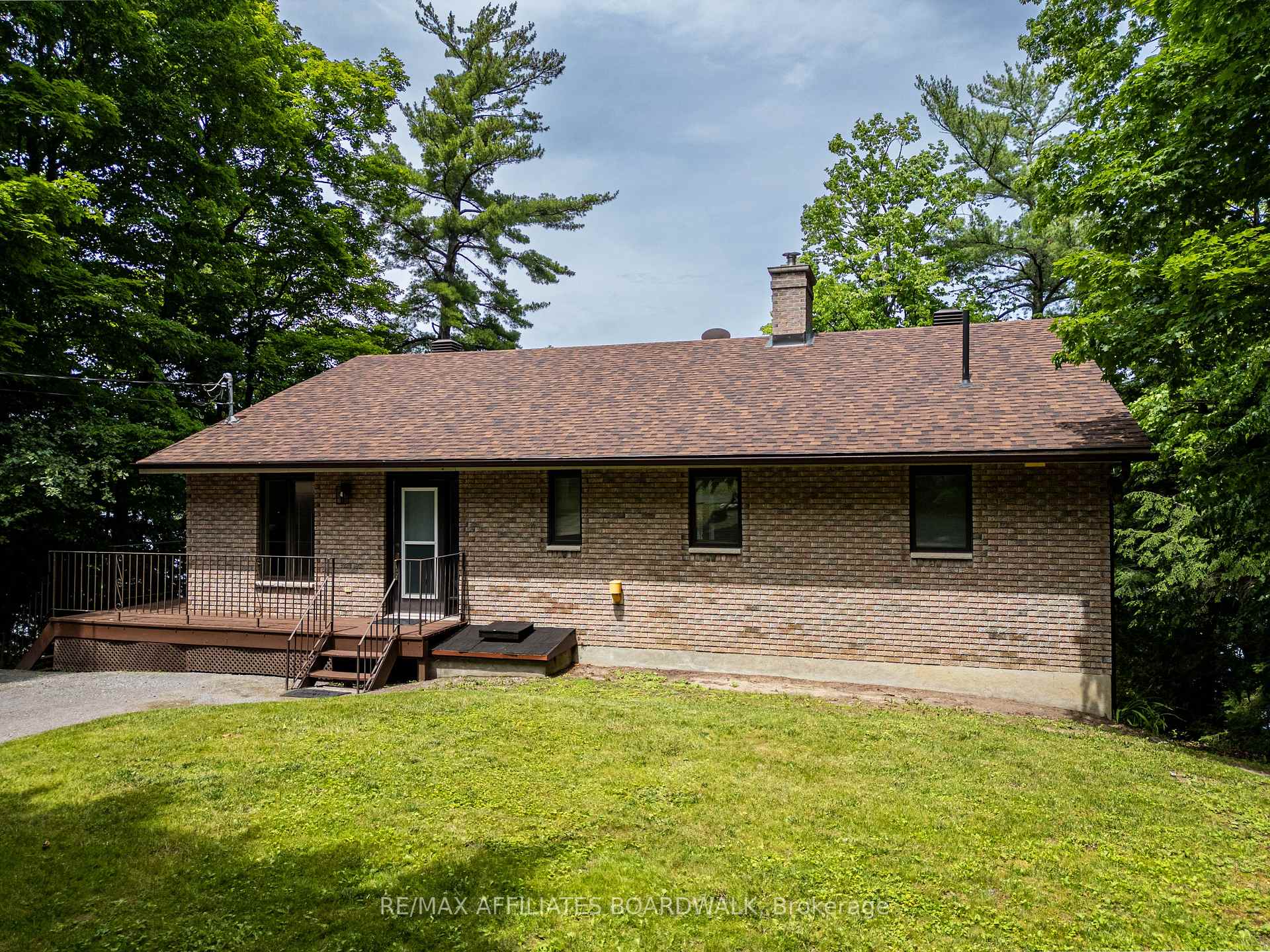 Photo 8 of 125 Deerfield Drive, McNab/Braeside, Mcnab/Braeside Twps — HOMEH