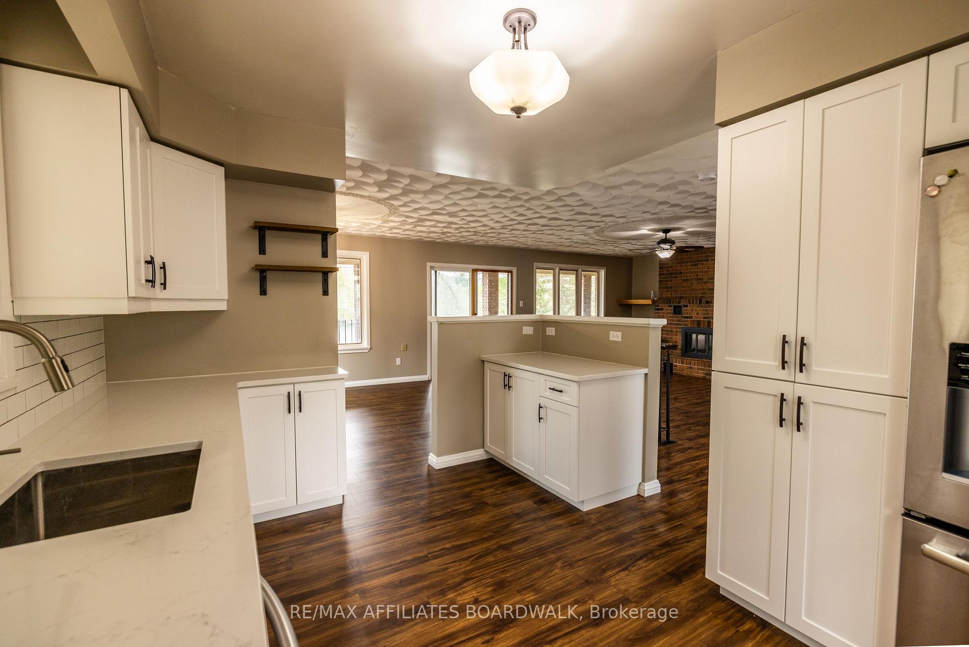 Photo 11 of 125 Deerfield Drive, McNab/Braeside, Mcnab/Braeside Twps — HOMEH
