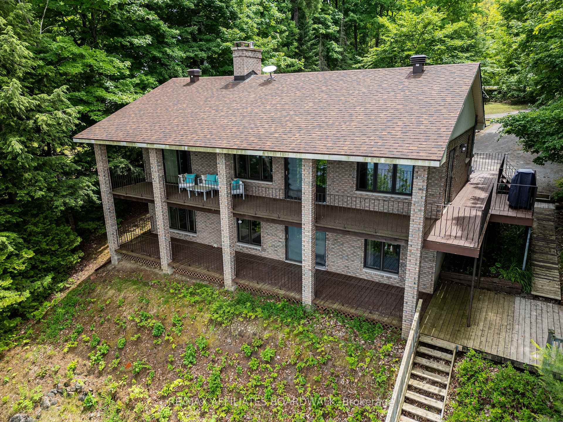 Photo 28 of 125 Deerfield Drive, McNab/Braeside, Mcnab/Braeside Twps — HOMEH