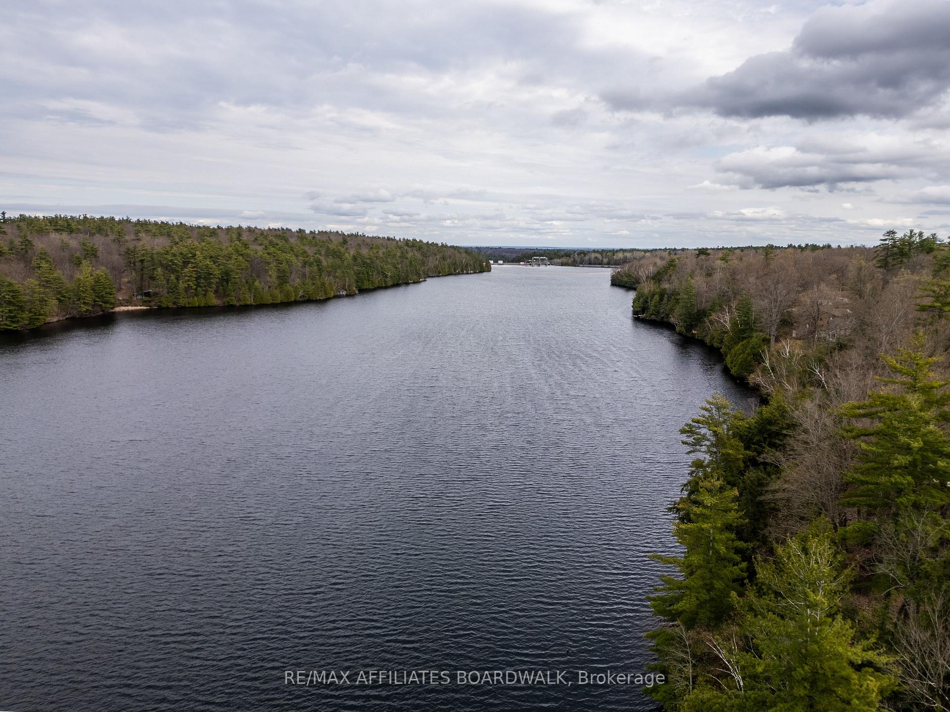Photo 31 of 125 Deerfield Drive, McNab/Braeside, Mcnab/Braeside Twps — HOMEH