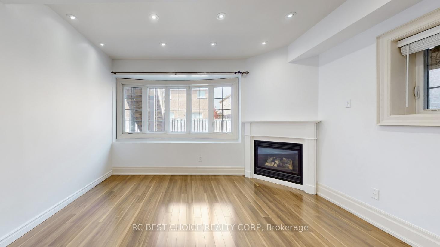 Photo 6 of 12 George Martin Drive, Markham, Village Green-South Unionville — HOMEH