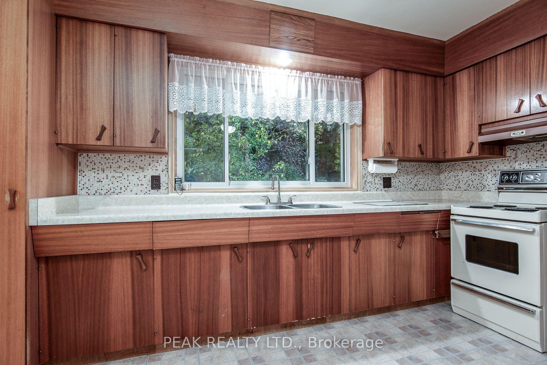 Photo 16 of 444 Greenbrook Drive, Kitchener — HOMEH