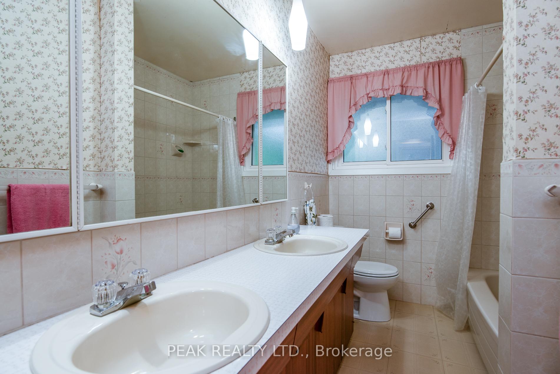 Photo 22 of 444 Greenbrook Drive, Kitchener — HOMEH