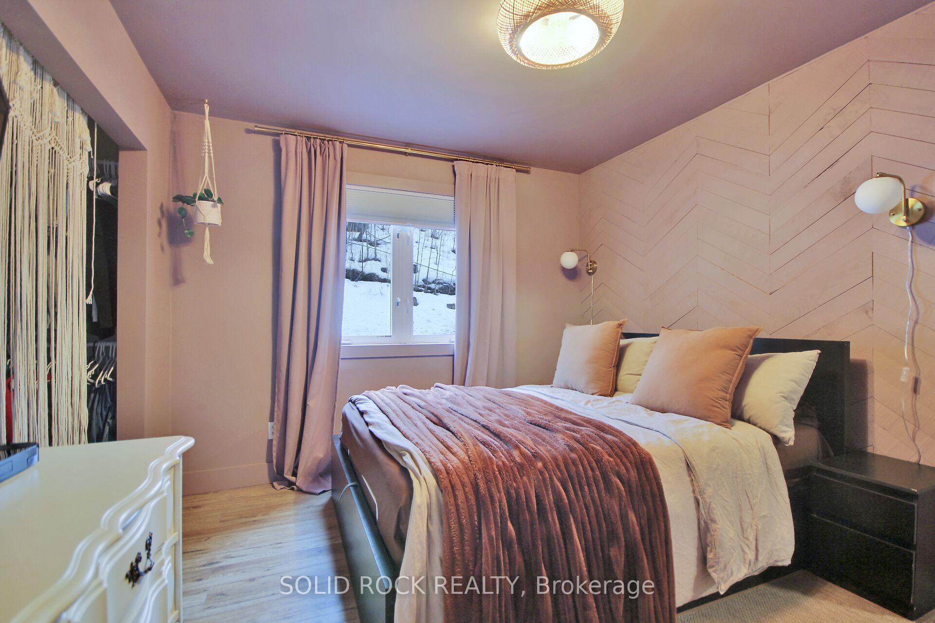 Photo 15 of 14 Smeltzer Lane, McNab/Braeside, Mcnab/Braeside Twps — HOMEH