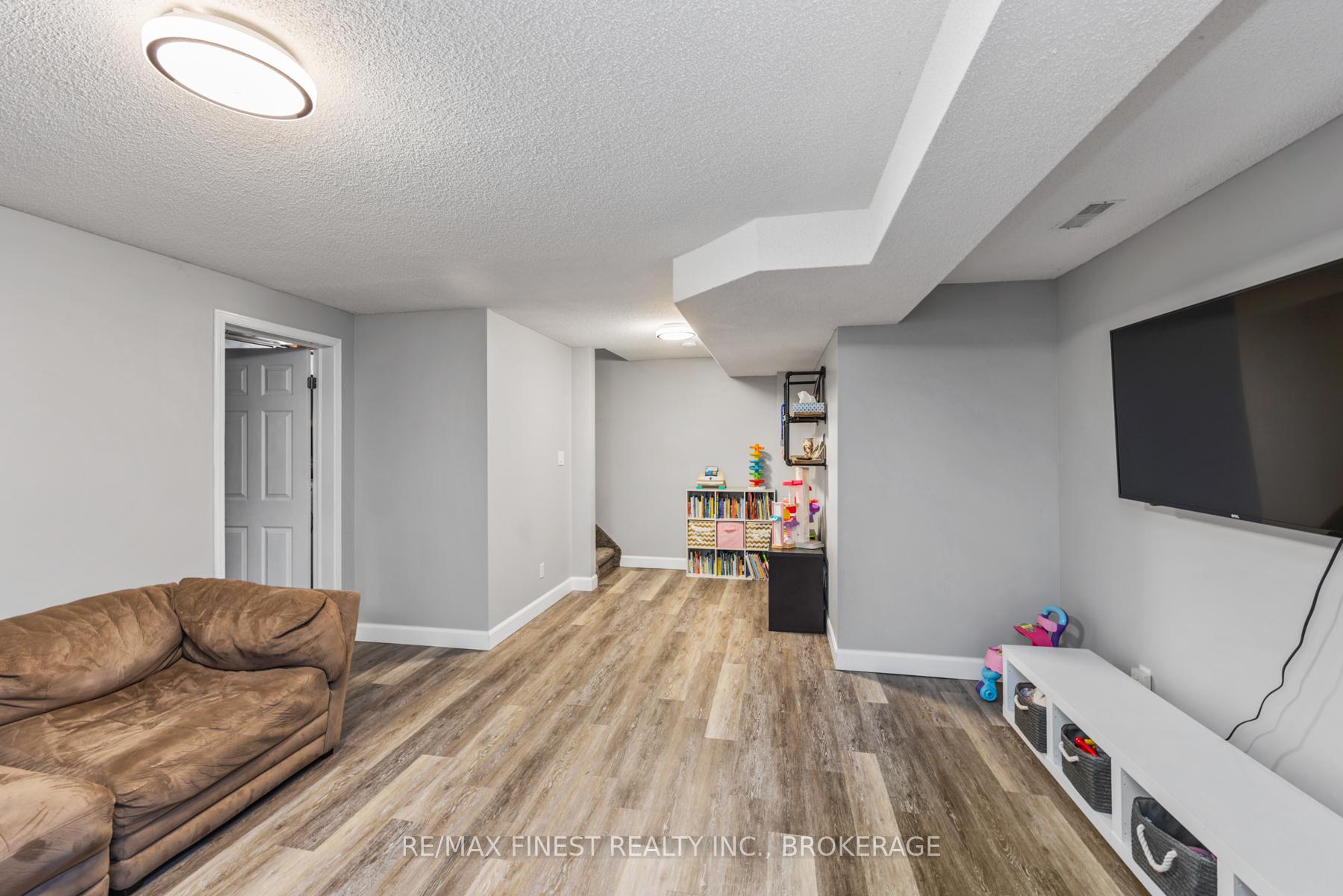 Photo 29 of 1236 Brackenwood Crescent, Kingston, City Northwest — HOMEH