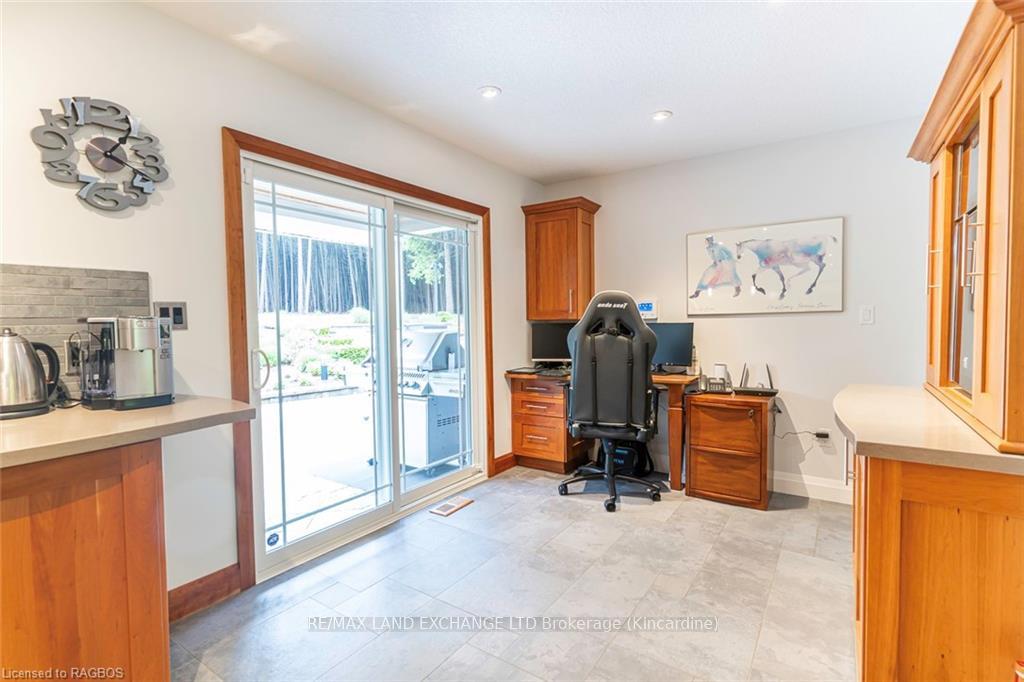 Photo 14 of 40 Albert Road, Kincardine — HOMEH