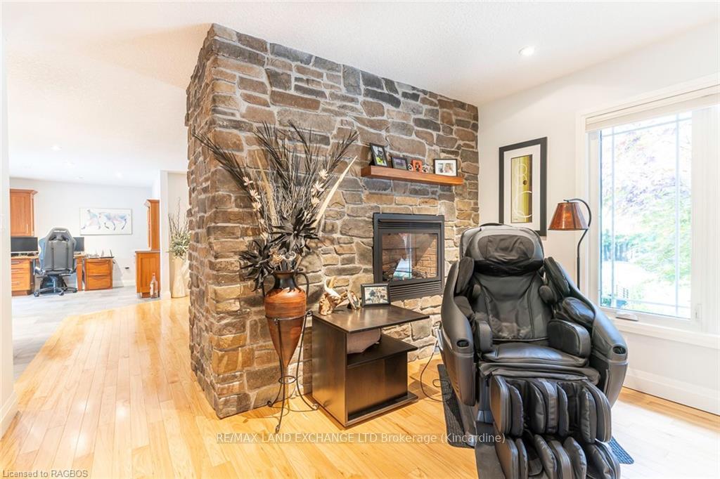 Photo 15 of 40 Albert Road, Kincardine — HOMEH