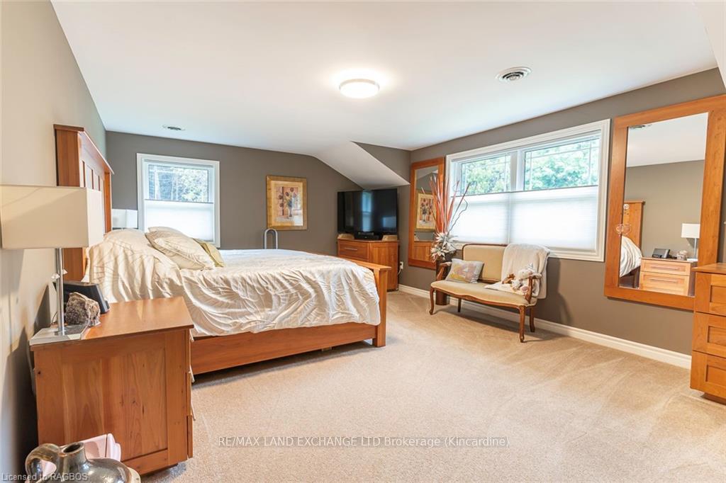 Photo 24 of 40 Albert Road, Kincardine — HOMEH