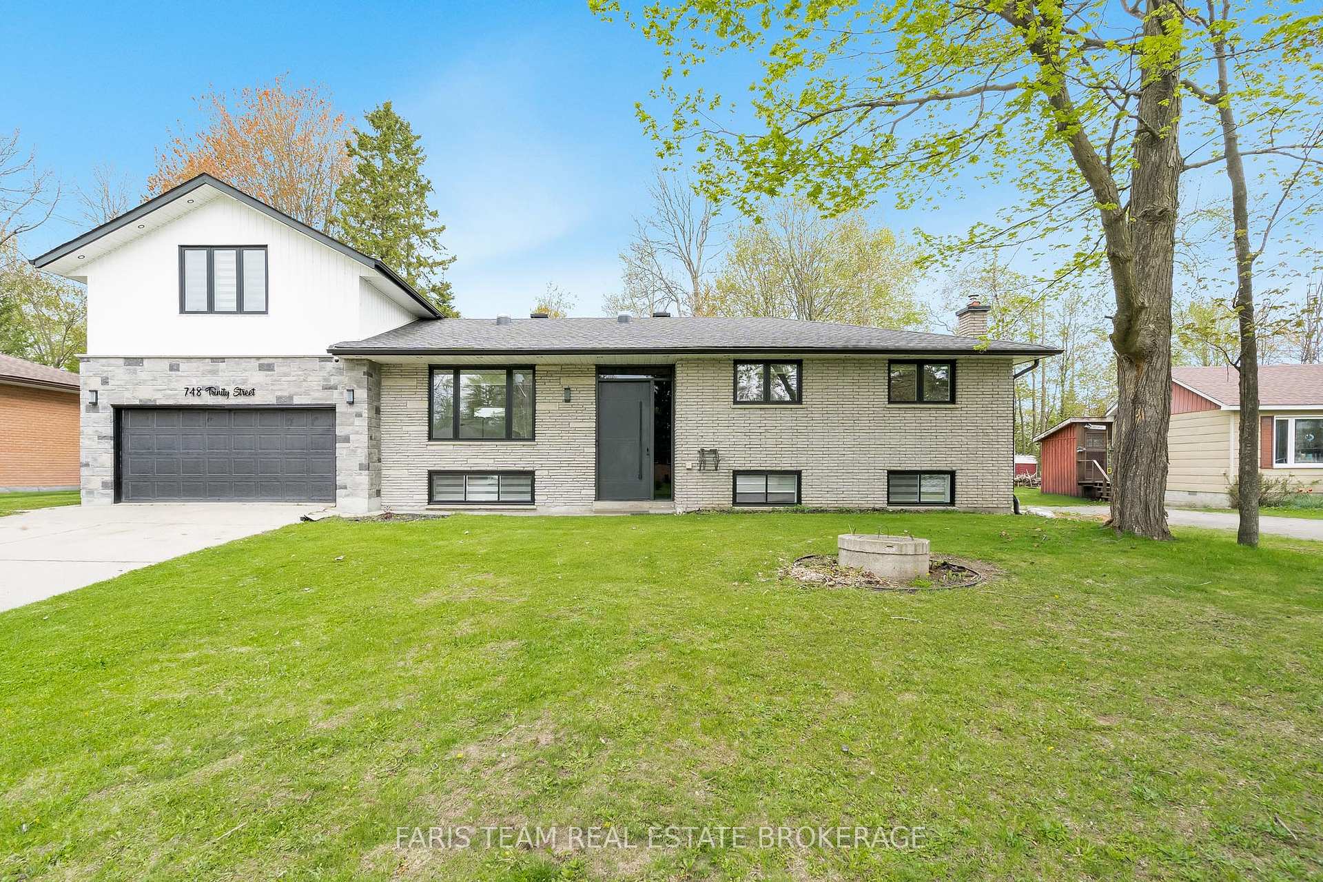 Photo 2 of 748 Trinity Street, Innisfil, Alcona — HOMEH