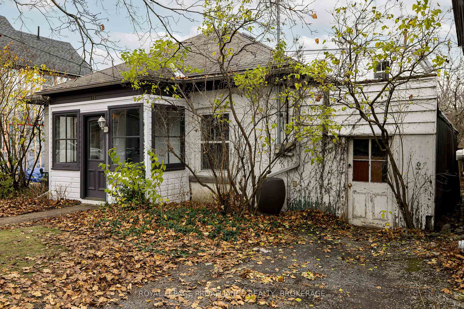Photo 3 of 113 Charles Street, Kingston, East of Sir John A. Blvd — HOMEH
