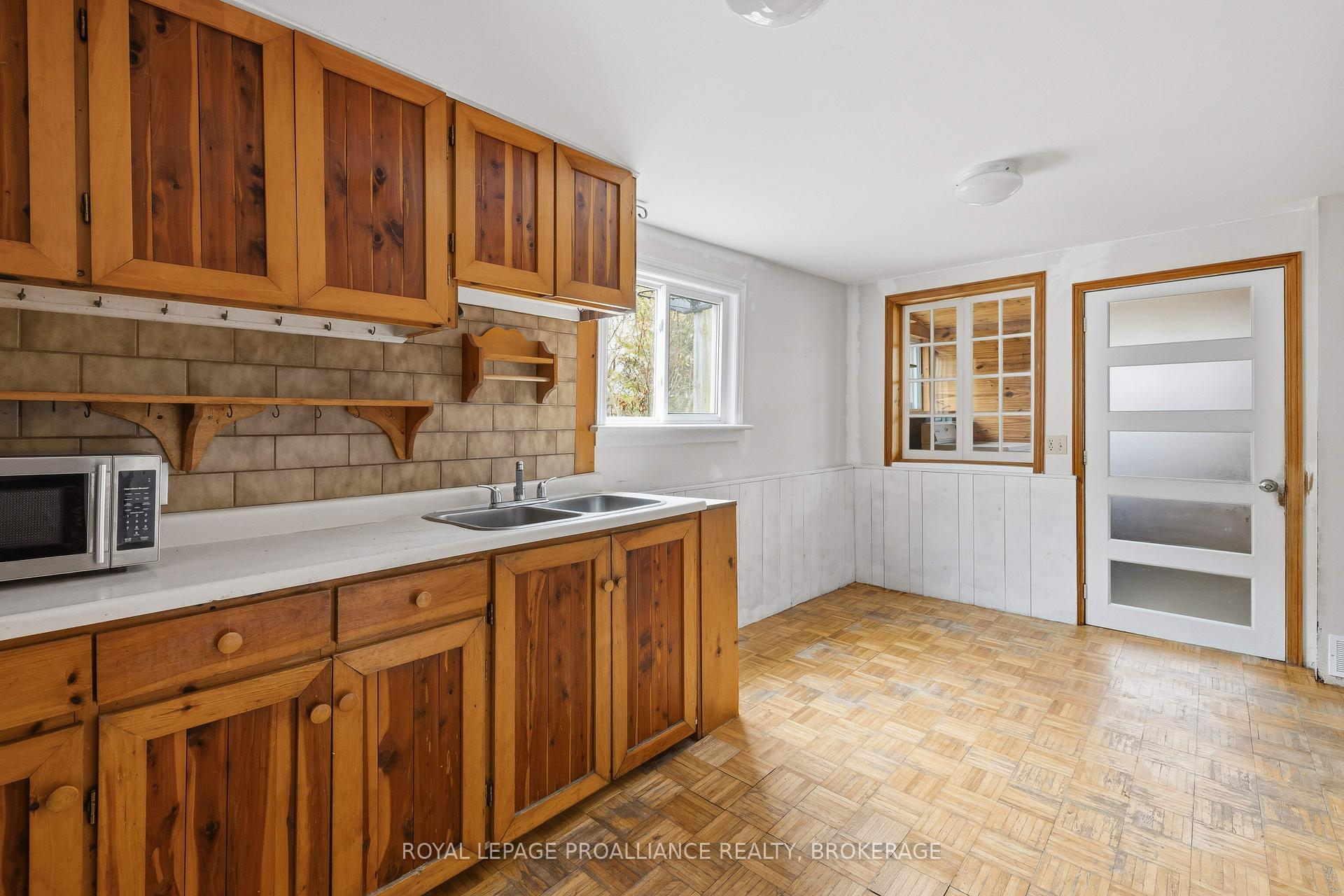 Photo 25 of 113 Charles Street, Kingston, East of Sir John A. Blvd — HOMEH