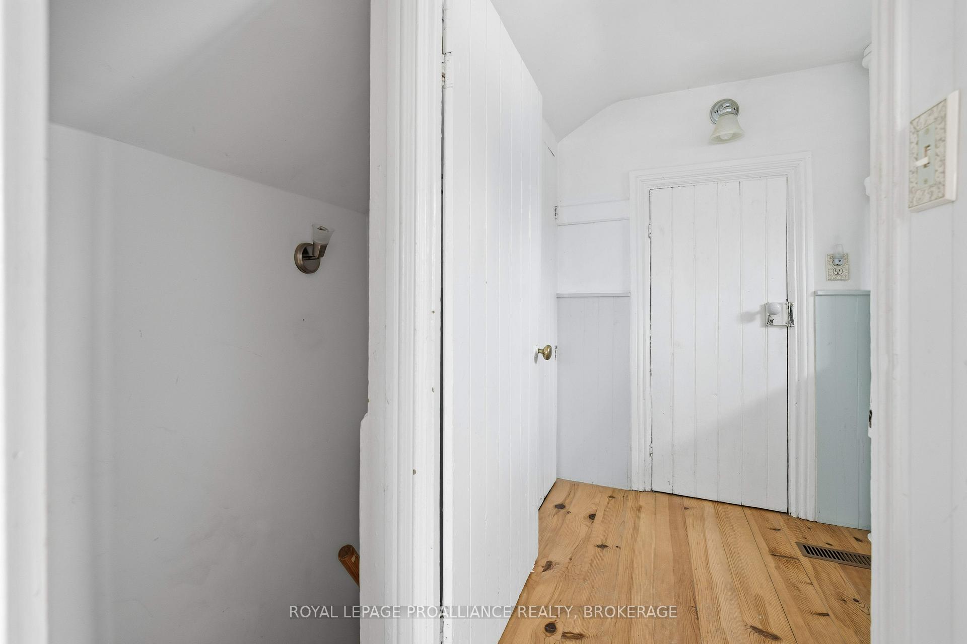 Photo 31 of 113 Charles Street, Kingston, East of Sir John A. Blvd — HOMEH