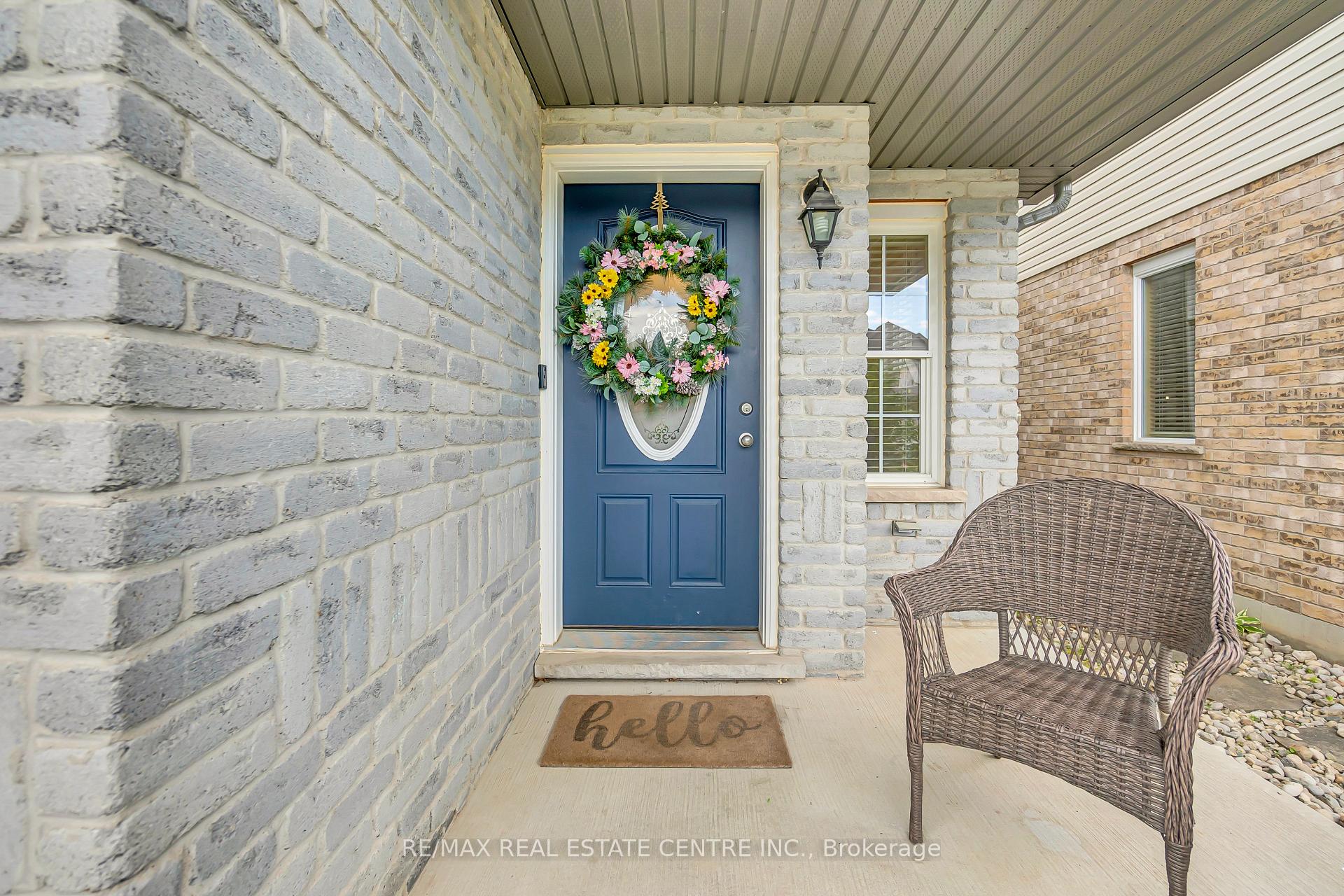 Photo 3 of 110 Parkvale Drive, Kitchener — HOMEH