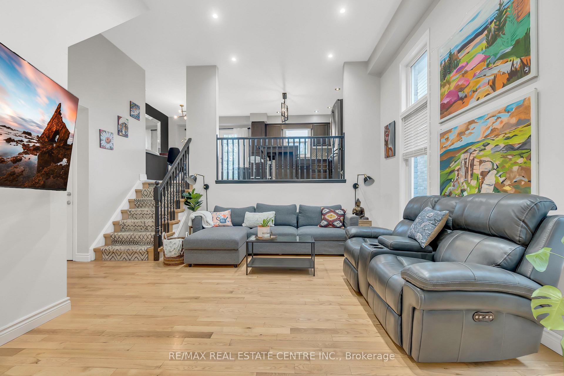 Photo 7 of 110 Parkvale Drive, Kitchener — HOMEH