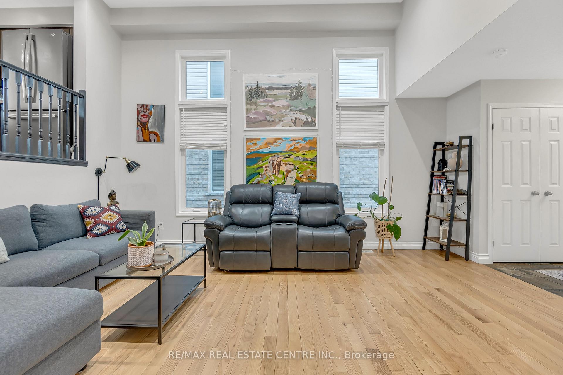 Photo 8 of 110 Parkvale Drive, Kitchener — HOMEH