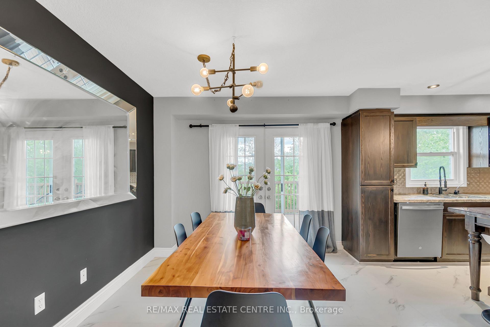 Photo 10 of 110 Parkvale Drive, Kitchener — HOMEH