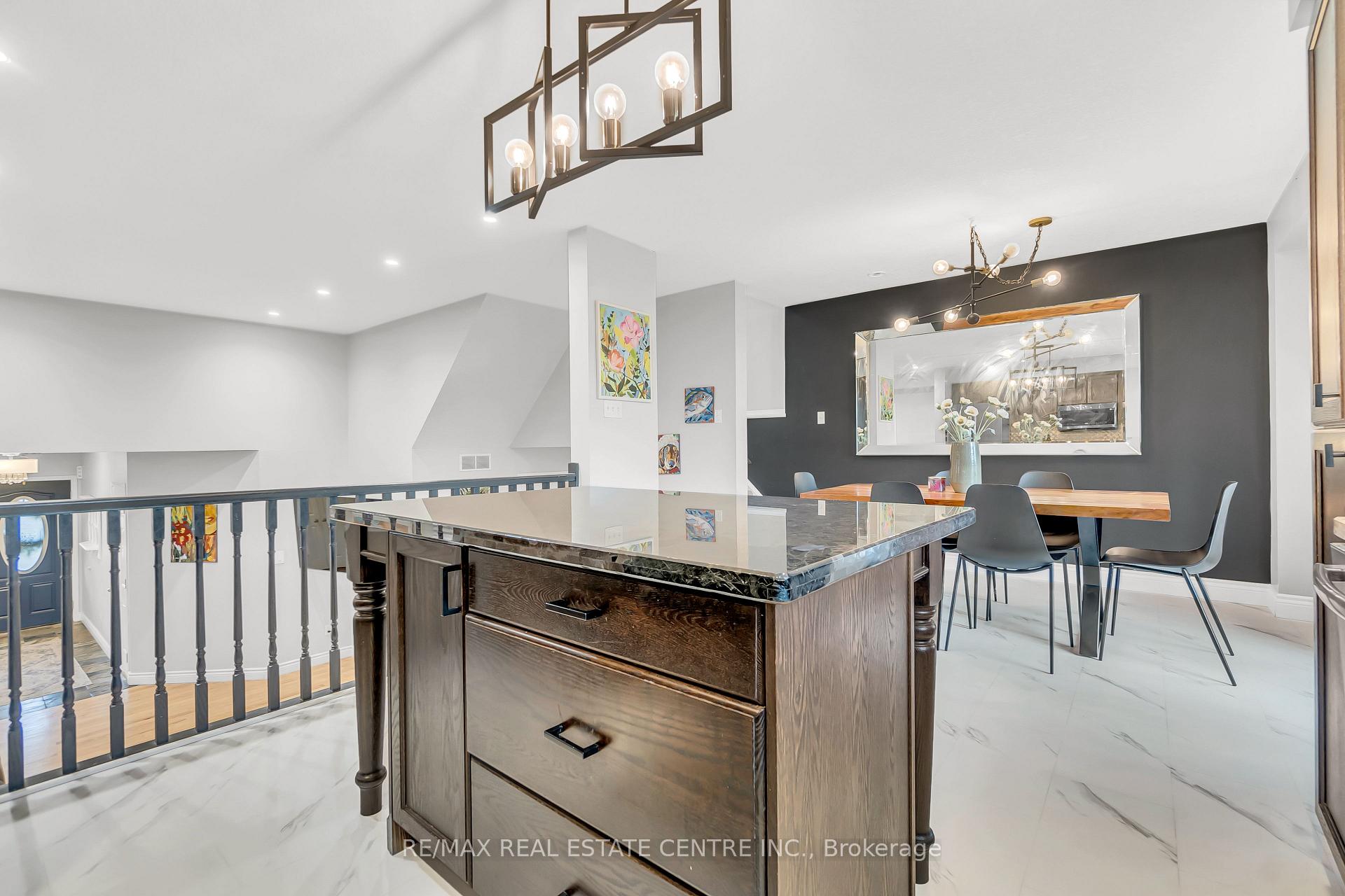 Photo 11 of 110 Parkvale Drive, Kitchener — HOMEH