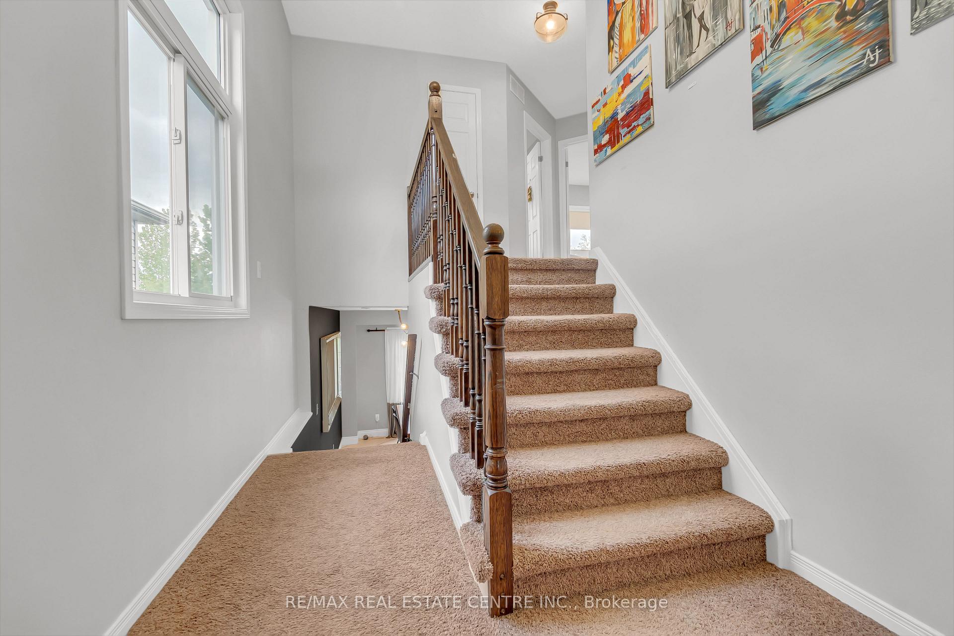 Photo 16 of 110 Parkvale Drive, Kitchener — HOMEH