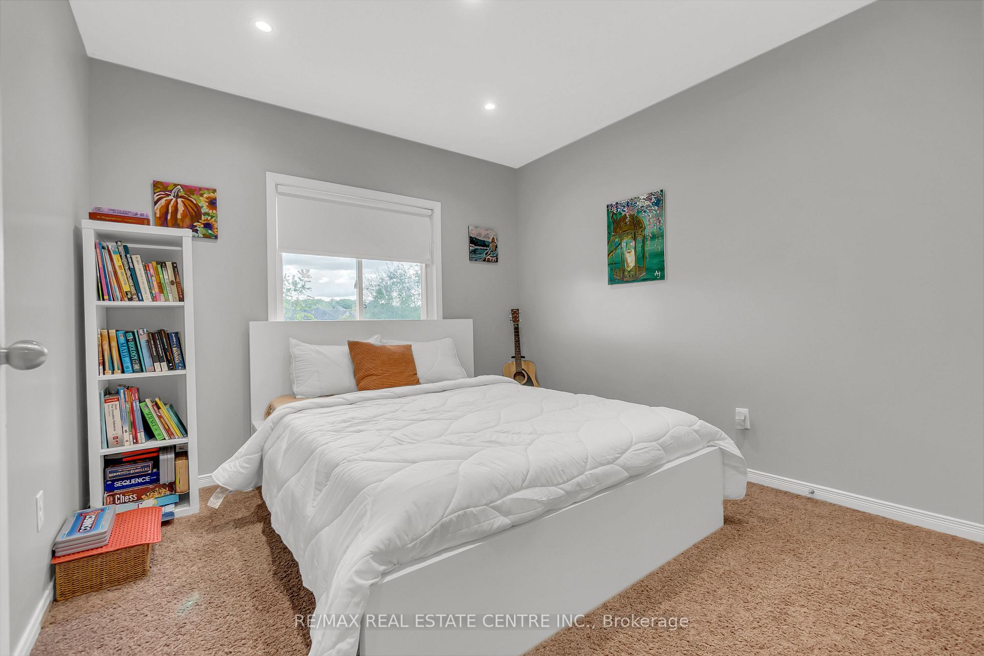 Photo 22 of 110 Parkvale Drive, Kitchener — HOMEH