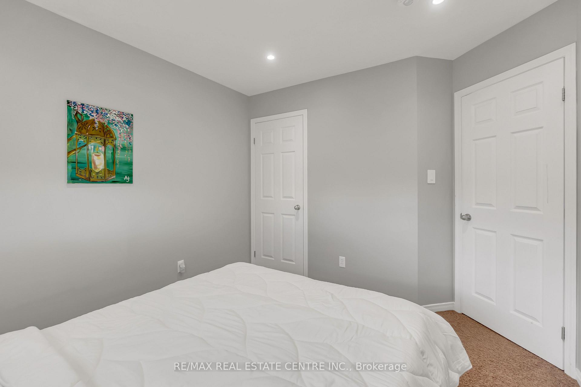 Photo 23 of 110 Parkvale Drive, Kitchener — HOMEH