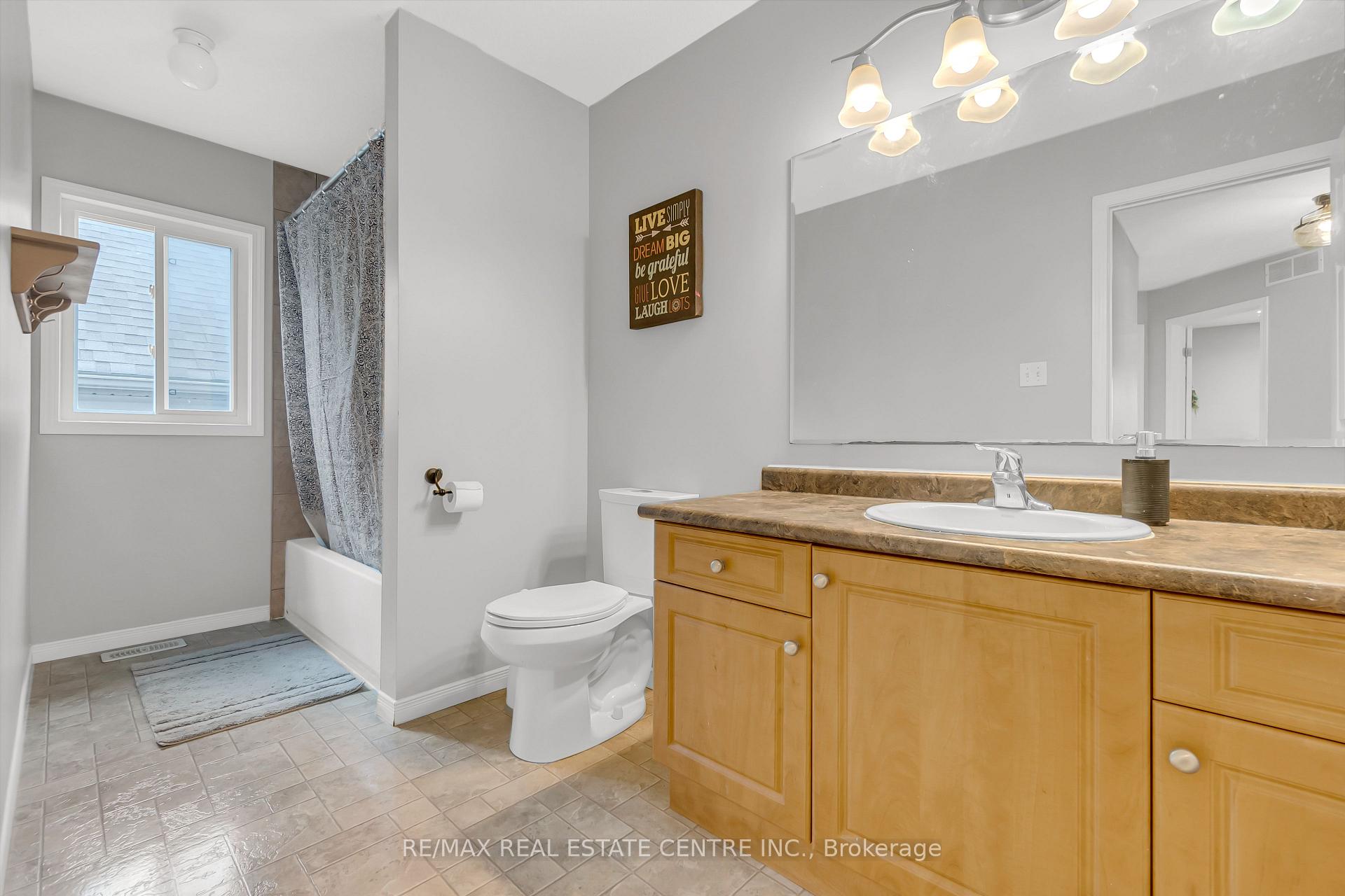 Photo 25 of 110 Parkvale Drive, Kitchener — HOMEH