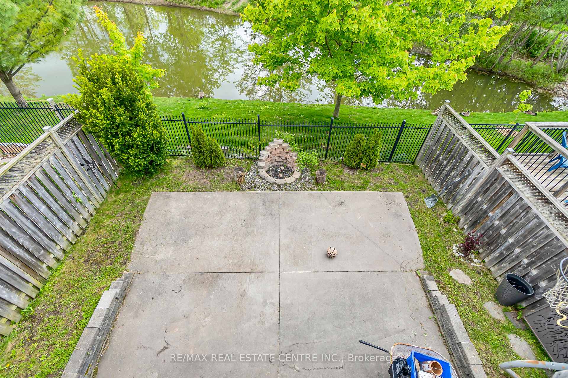 Photo 26 of 110 Parkvale Drive, Kitchener — HOMEH