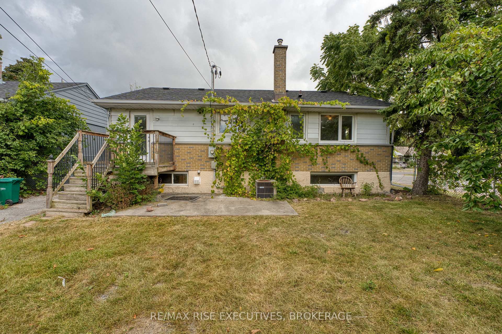 Photo 3 of Unit 1, 22 Ruskin Street, Kingston, East of Sir John A. Blvd — HOMEH