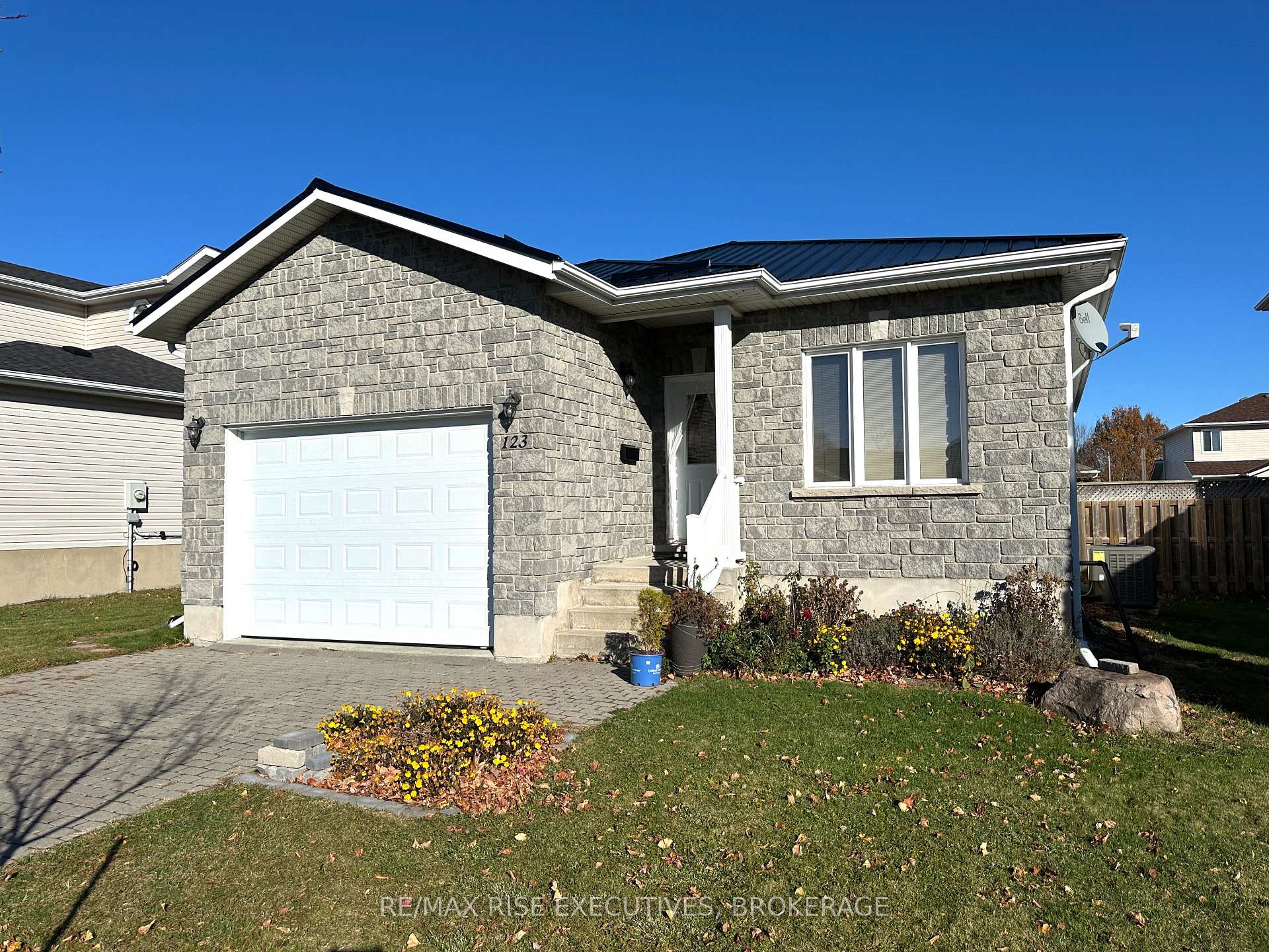 Photo 1 of 123 Macdougall Drive, Loyalist, Amherstview — HOMEH