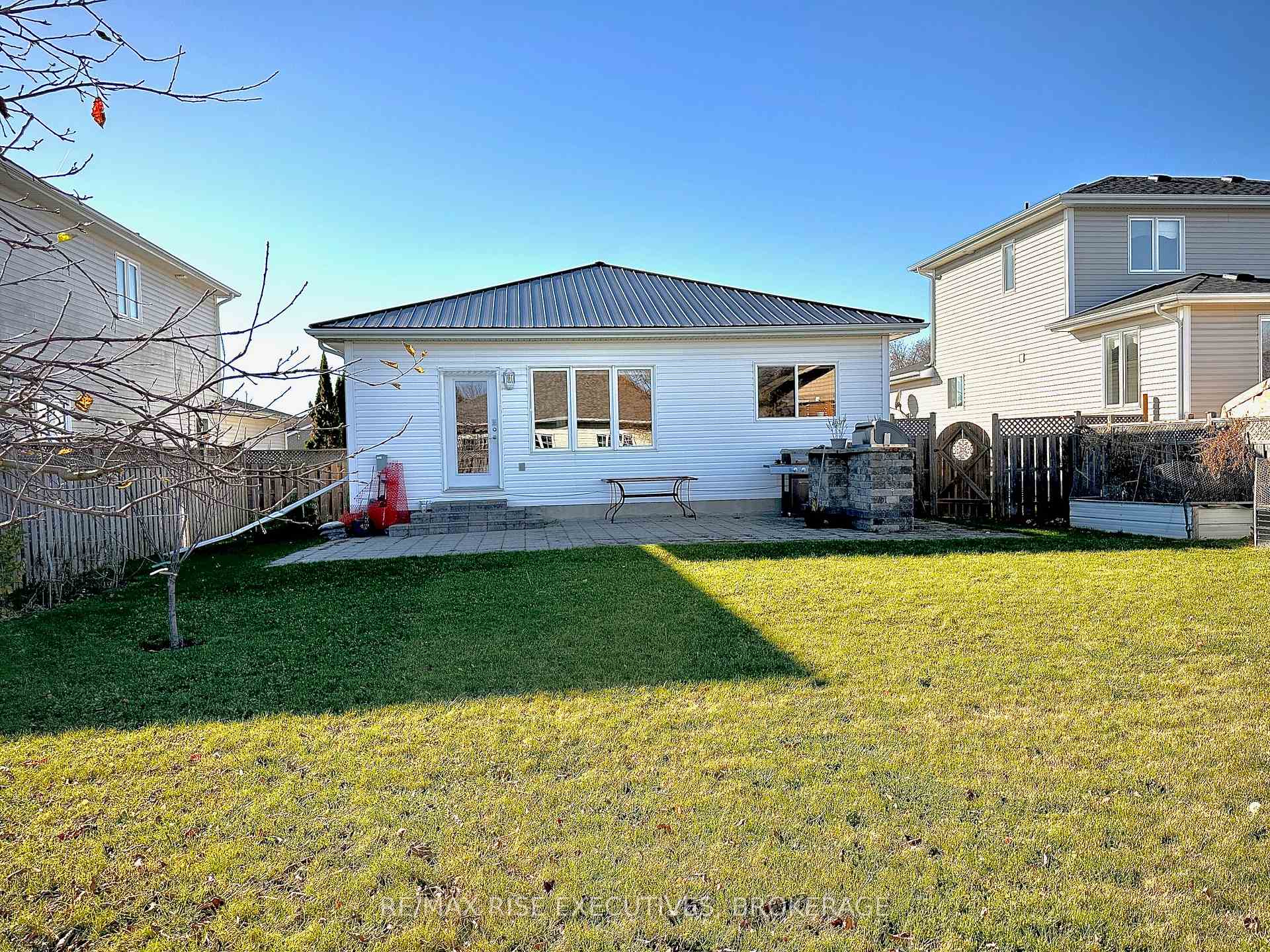 Photo 6 of 123 Macdougall Drive, Loyalist, Amherstview — HOMEH